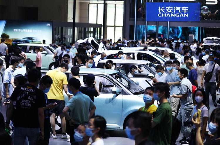 <b>2022重庆车展，长安Lumin展台人气爆棚</b>