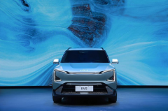 <b>自然与人文对立统一起亚EV5引领电动SUV审美新潮</b>