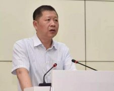 <b>杨青任东风汽车集团有限公司董事长</b>